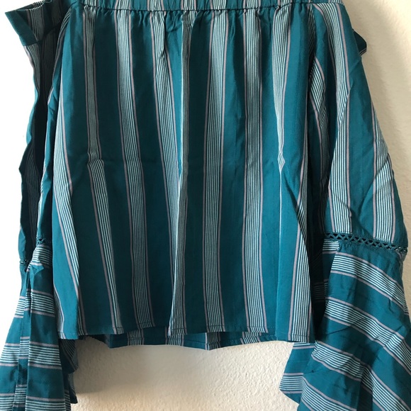 G/ F Collection blouse. - Picture 8 of 8